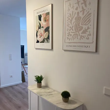Apartment Zentrales Mit Dachterrasse Und Parkplatz *