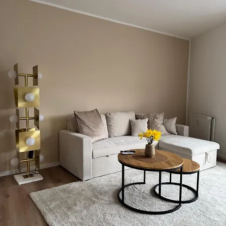 Zentrales Mit Dachterrasse Und Parkplatz