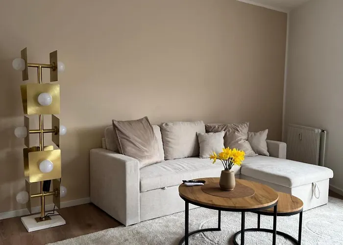 Zentrales Mit Dachterrasse Und Parkplatz